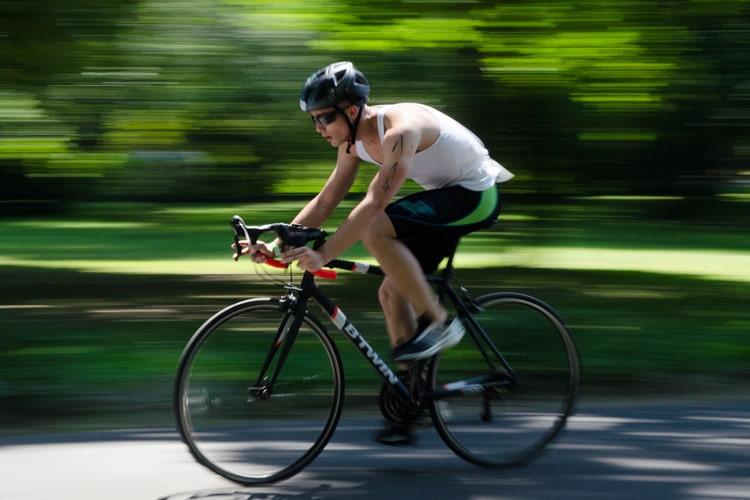cycling photo - چگونه عکس های ورزشی و در حرکت بگیریم ؟