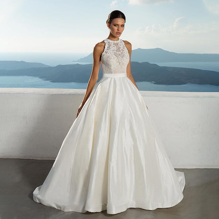 wedding_dress_59 ملکه ویکتوریا بهترین مدل لباس عروس برای فرم بدن سیب یا مثلث معکوس