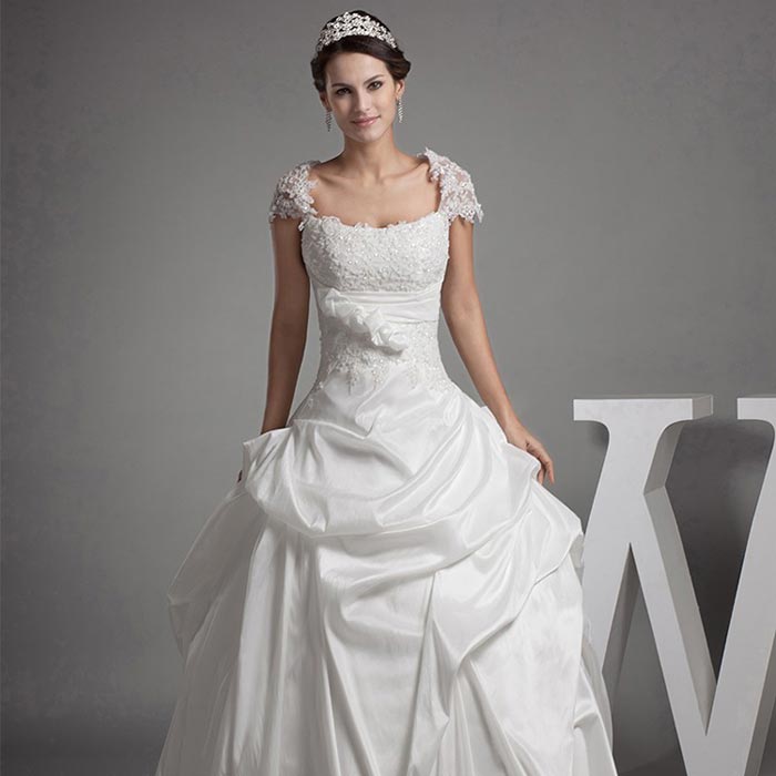 wedding_dress_79 استایل مناسب لباس عروس برای افراد لاغر