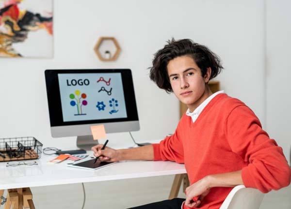 چگونه یک گرافیست حرفه ای شویم؟ گرافیک کار حرفه ای