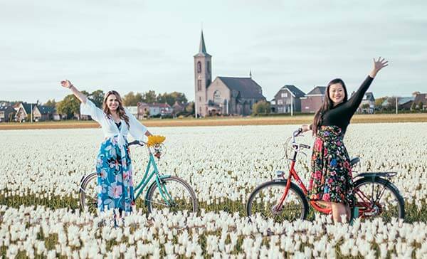 ایده های جذاب و نکات کاربردی برای ژست عکاسی با رفیق ژست عکاسی با دوست