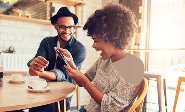ایده های جذاب و نکات کاربردی برای ژست عکاسی با رفیق ژست عکاسی با دوست