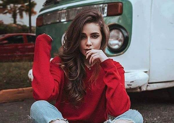 ژست عکس نشسته ژست عکاسی با ماشین