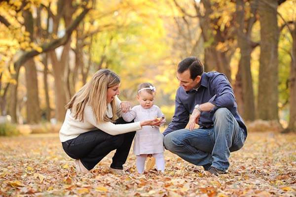 گرفتن عکس هایی طبیعی در پارک ژست عکاسی در طبیعت